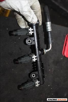 Opel Corsa C 1.0B  injektrohíd 0280151075