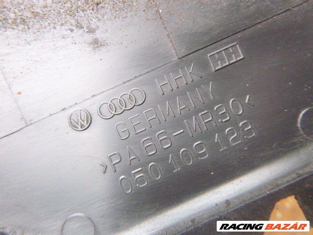 Audi A4 (B5 - 8D) B5 - 8D 1,6 vezérműszíj burkolat 050 109 123 050109123 2. kép