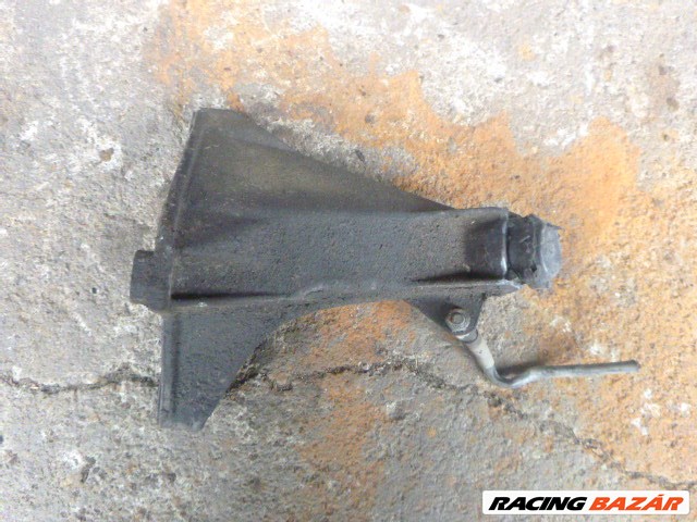 Audi A4 (B5 - 8D) B5 - 8D 1,6 Bal oldali motortartó bak fém 8D0 199 308 F 2. kép