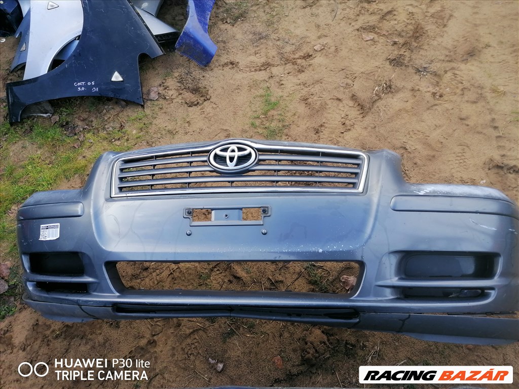 Toyota avensis első lökhárító.  2. kép