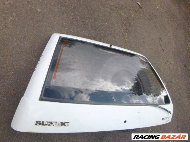 Suzuki Swift III 1998 5 ajtós fehér csomagtérajtó üveggel 3. kép