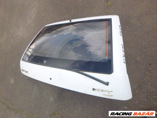 Suzuki Swift III 1998 5 ajtós fehér csomagtérajtó üveggel 5. kép