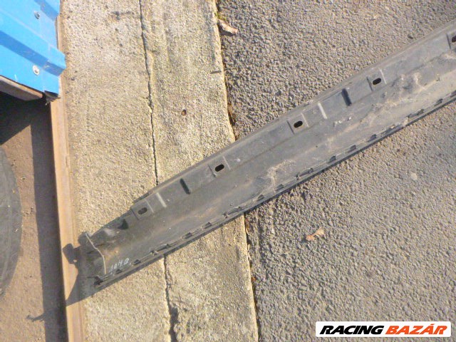 Audi A4 (8E B7) jobb küszöbspoiler 8E0853860 3. kép