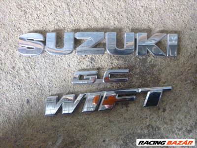 Suzuki Swift III 1998 csomagtérajtó embléma 
