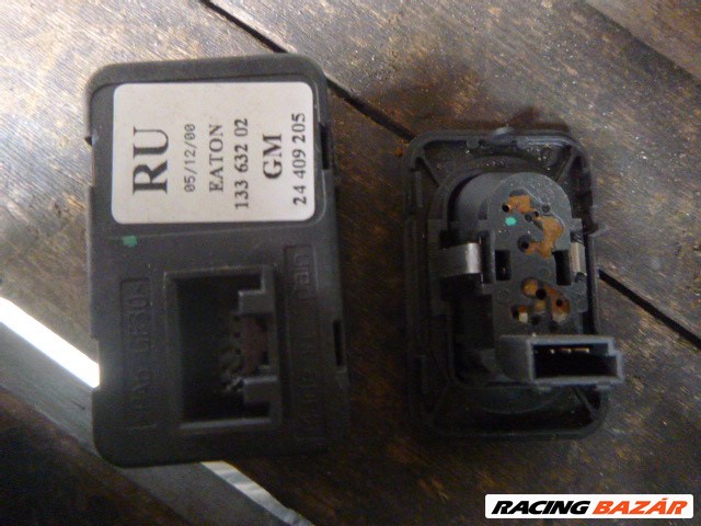 Opel Corsa C 1.2 2002 ELSŐ ELEKTROMOS ablakemelő kapcsoló GM 24 409 205 2. kép