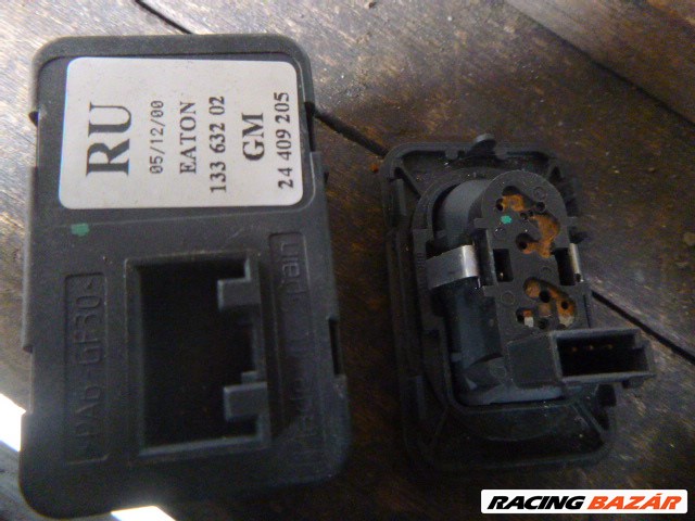 Opel Corsa C 1.2 2002 ELSŐ ELEKTROMOS ablakemelő kapcsoló GM 24 409 205 3. kép
