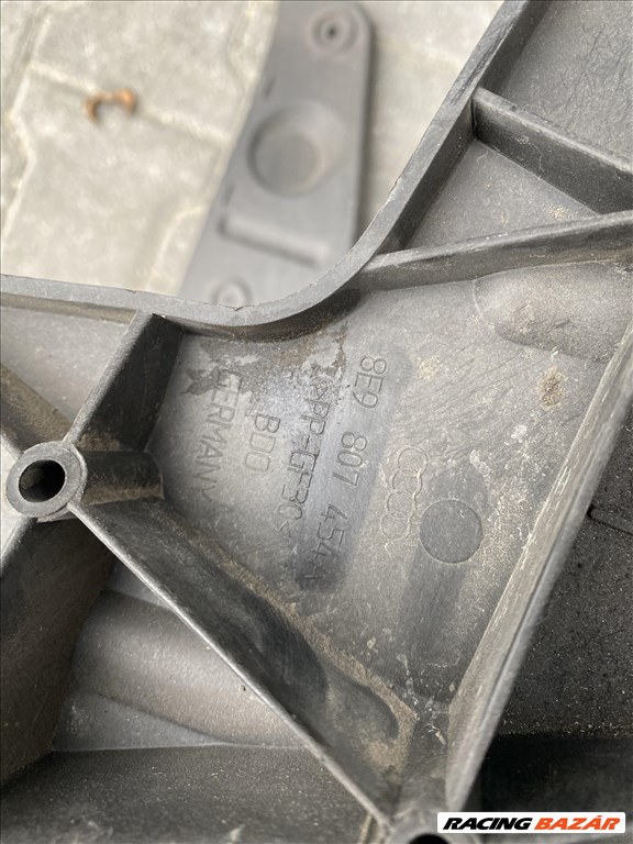 AUDI A4 8E -B7 ,8K-B8 HÁTSÓ LÖKHÁRÍTÓ TARTÓ ELADÓ ! 8e0807454a 2. kép