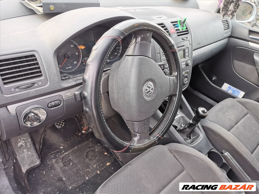 Volkswagen Golf V 2.0 TDI 5 ajtós beltéri elemek eladók. vwgolf5 bkd20tdi 19. kép