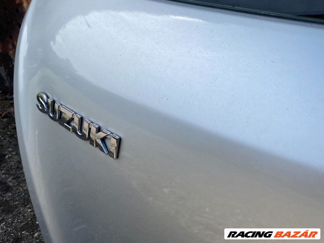 Suzuki Swift VI Csomagtérajtó (Részeivel)  2. kép