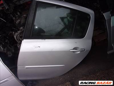 Renault Clio III bal hátsó ajtó 