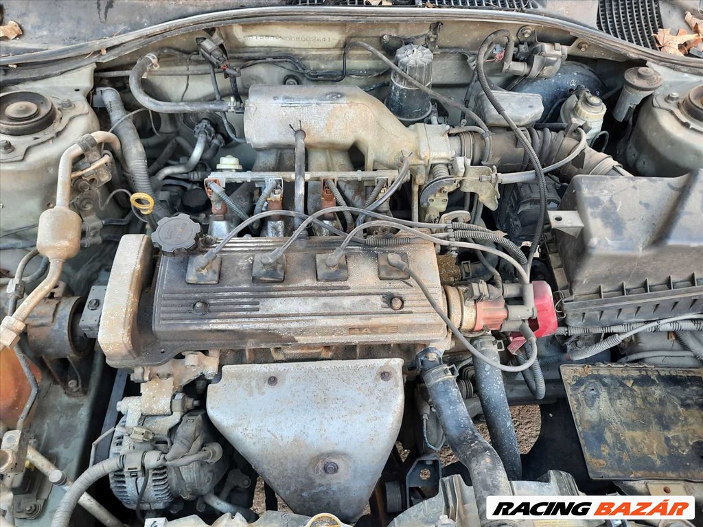 Toyota Avensis (T220) bontott alkatrészei 10. kép