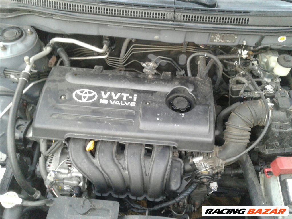 Toyota Corolla (E120/E130) bontott alkatrészei 9. kép