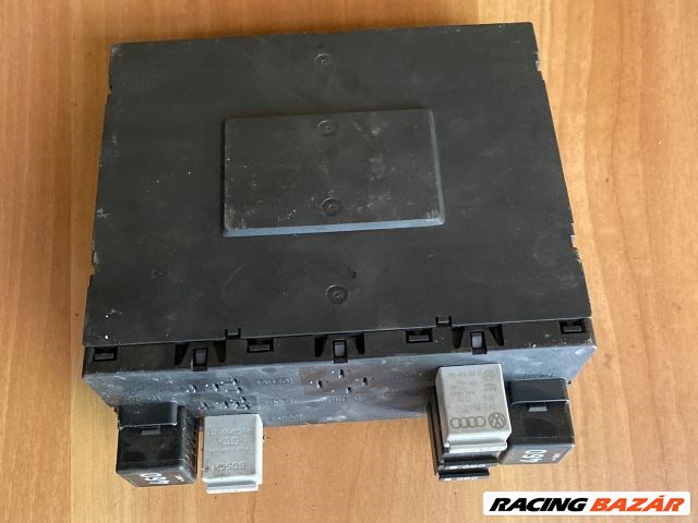 Audi A3 (8P)  Biztosítéktábla utastér belső  10. kép