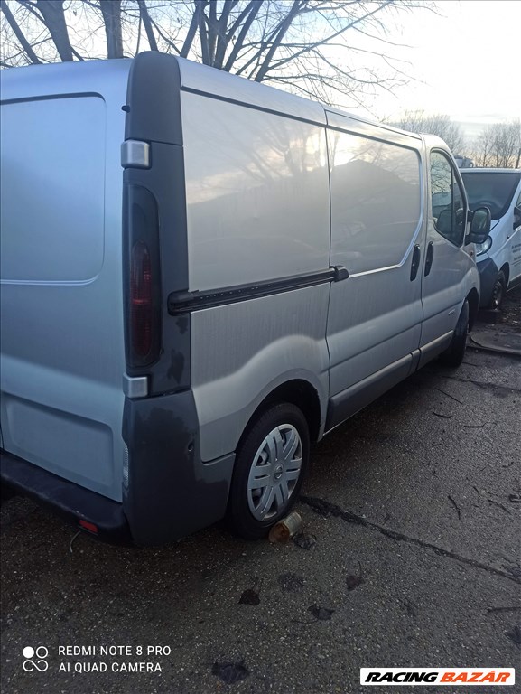 Renault Trafic II bontott alkatrészei 3. kép