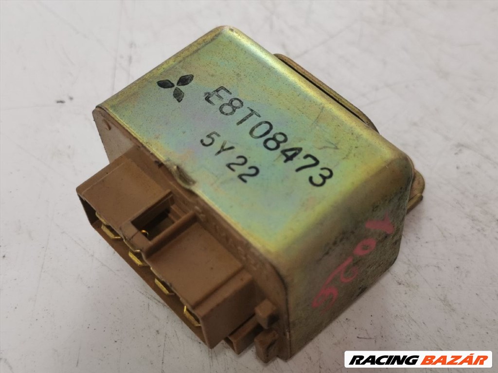 Mitsubishi Carisma Relé #1026  e8t08473 4. kép