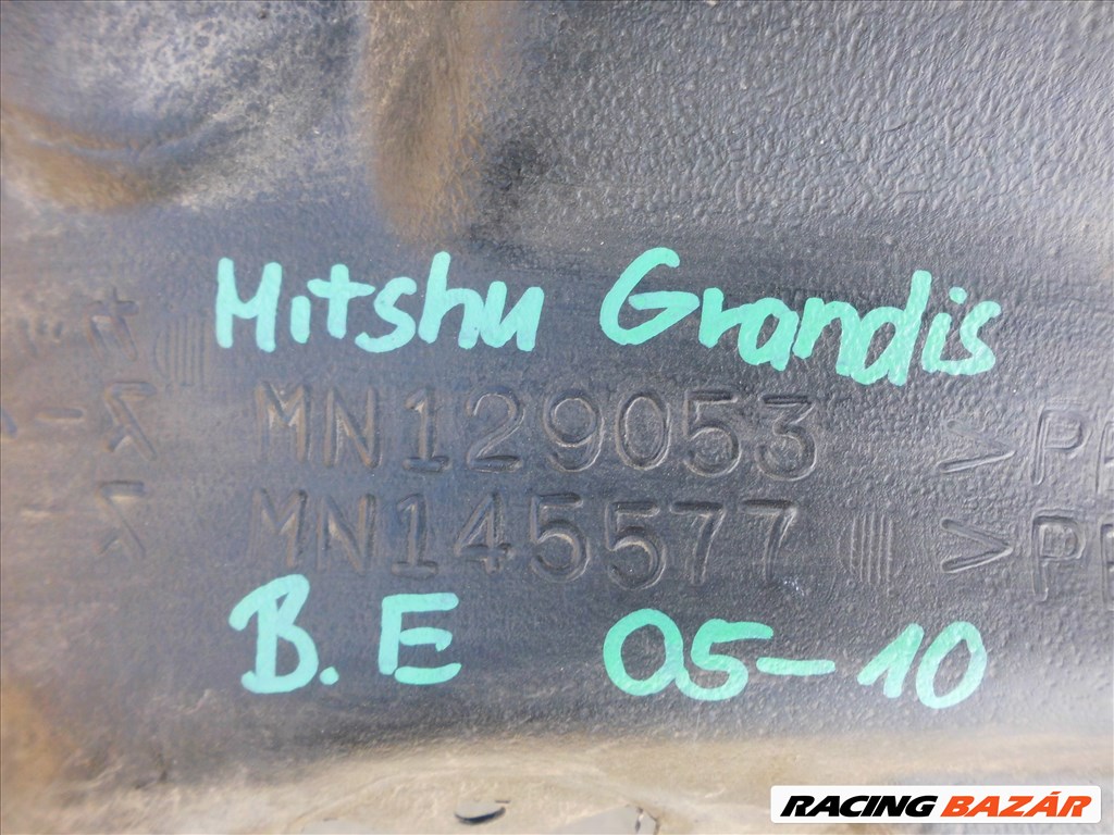 Mitsubishi Grandis bal első dobbetét  mn129053 mn145577 2. kép