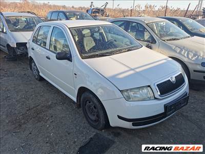 Skoda Fabia I 1.4 karosszéria elemek 1026 színben eladók 1026fabia skoda14mpi