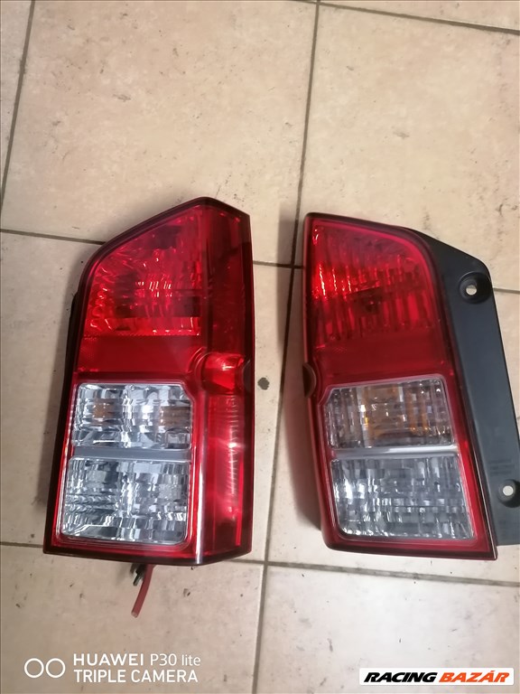 Nissan Pathfinder (R51) bal hátsó lámpa  1. kép