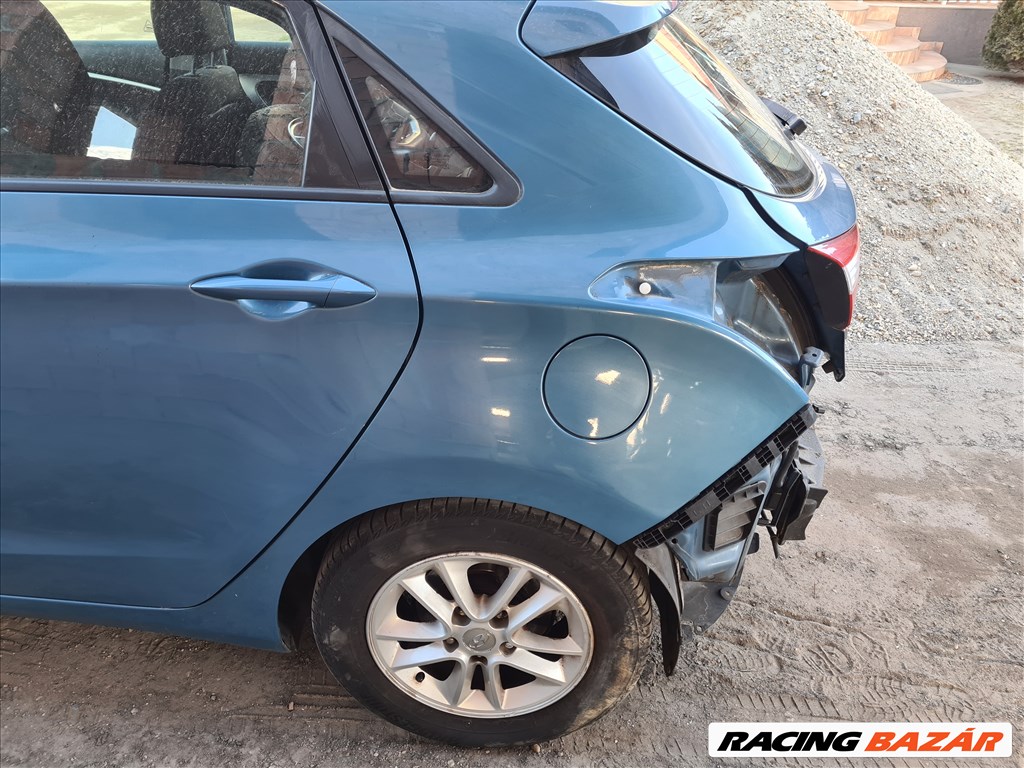 2013 HYUNDAI i30 Bal hátsó sárvédő, negyed  1. kép