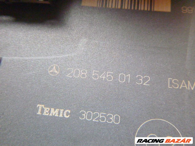 Mercedes CLK 320 W208 Biztosítéktábla Doboz relékkel  208 545 01 32, 002 545 19 01 14. kép