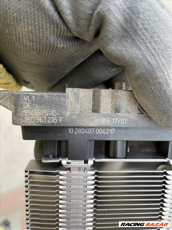 Skoda Octavia II Elektromos fűtőradiátor 1K0 963 235 F 1. kép