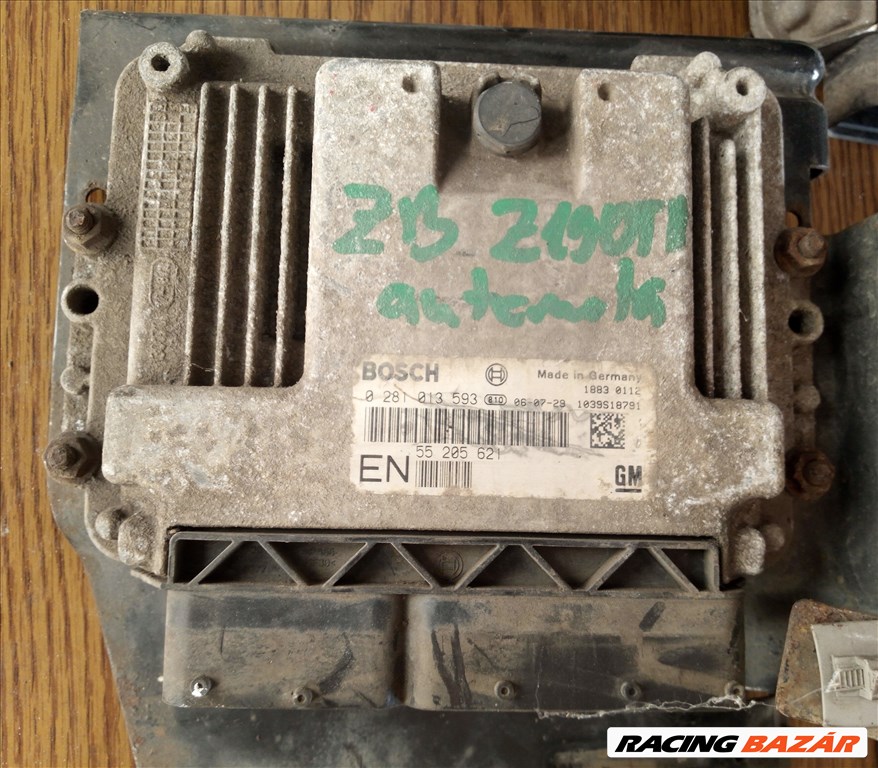 Opel Zafira B 1.9CDTI motorvezérlő (55205621, EN)  1. kép