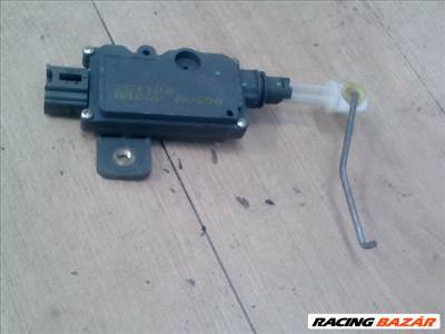 NISSAN PRIMERA P12 2001-2007 Csomagtérajtó központi zár motor