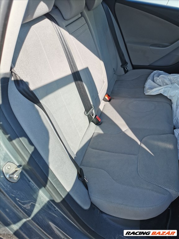 Volkswagen Passat B6 Variant 2.0 TDI gyári karosszéria elemek LA7T színben eladók la7tb63c passat20tdi 9. kép