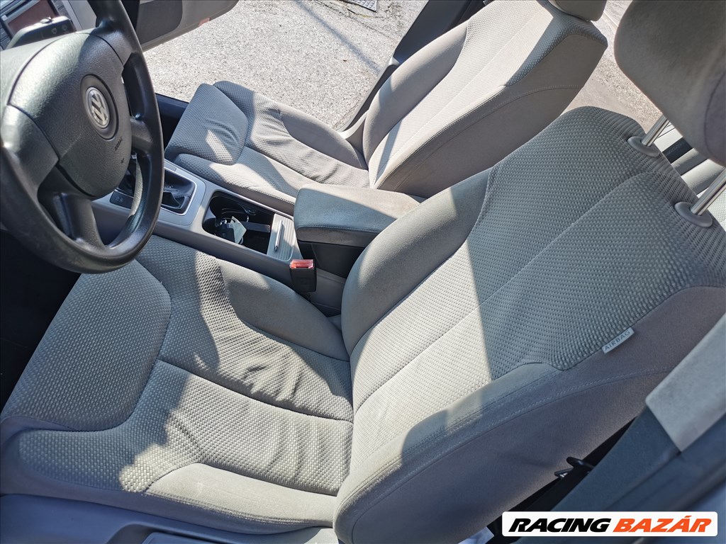 Volkswagen Passat B6 Variant 2.0 TDI gyári karosszéria elemek LA7T színben eladók la7tb63c passat20tdi 14. kép