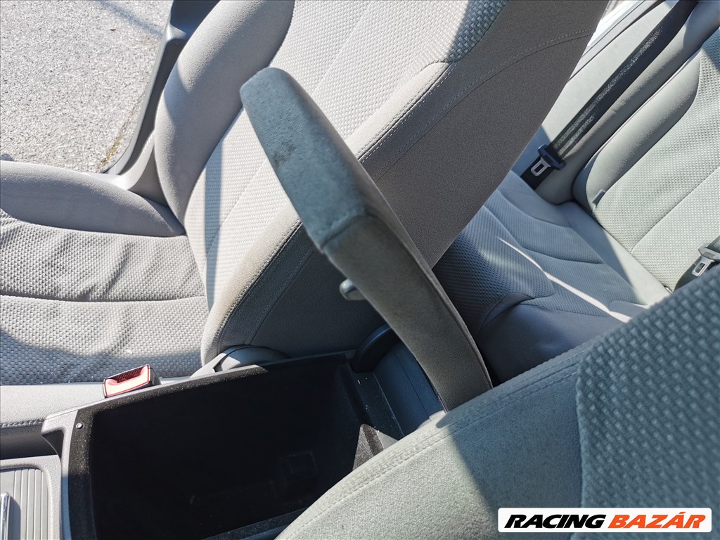 Volkswagen Passat B6 Variant 2.0 TDI gyári karosszéria elemek LA7T színben eladók la7tb63c passat20tdi 16. kép