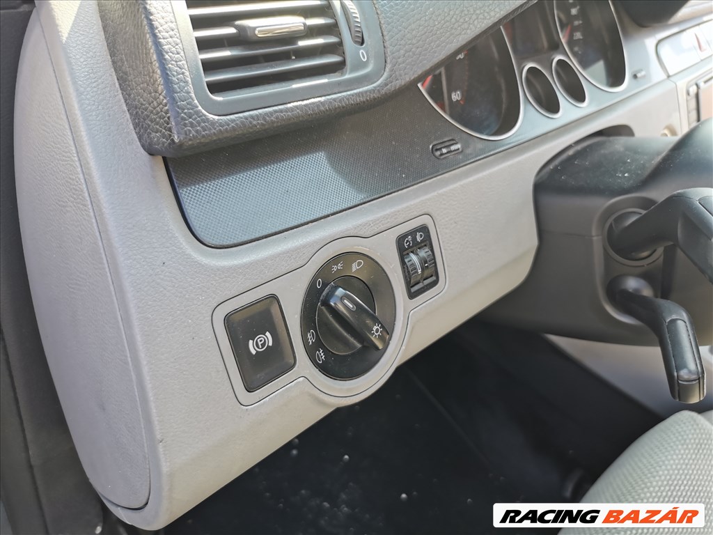 Volkswagen Passat B6 Variant 2.0 TDI gyári karosszéria elemek LA7T színben eladók la7tb63c passat20tdi 19. kép