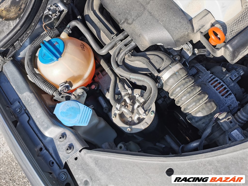 Volkswagen Passat B6 Variant 2.0 TDI gyári karosszéria elemek LA7T színben eladók la7tb63c passat20tdi 29. kép