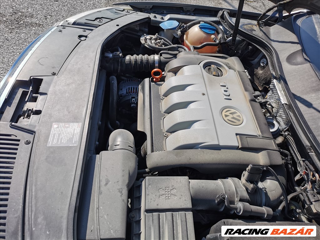 Volkswagen Passat B6 Variant 2.0 TDI gyári karosszéria elemek LA7T színben eladók la7tb63c passat20tdi 32. kép