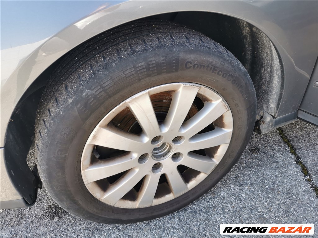 Volkswagen Passat B6 Variant 2.0 TDI gyári karosszéria elemek LA7T színben eladók la7tb63c passat20tdi 35. kép