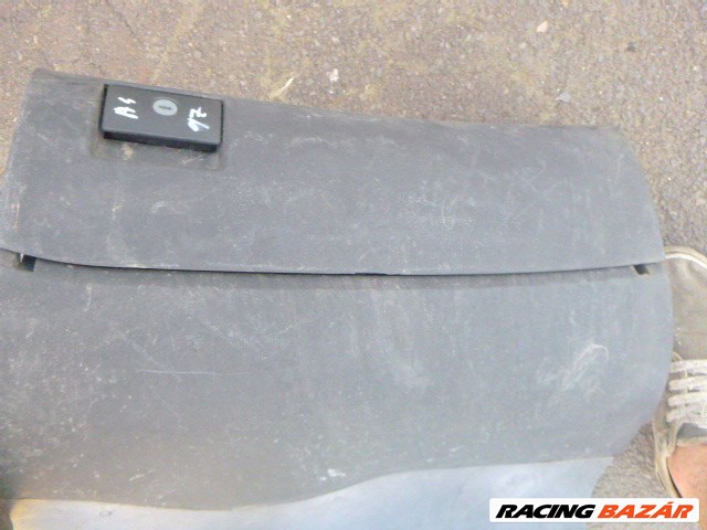 Audi A4 (B5 - 8D) 1997 kesztyűtartó  4. kép