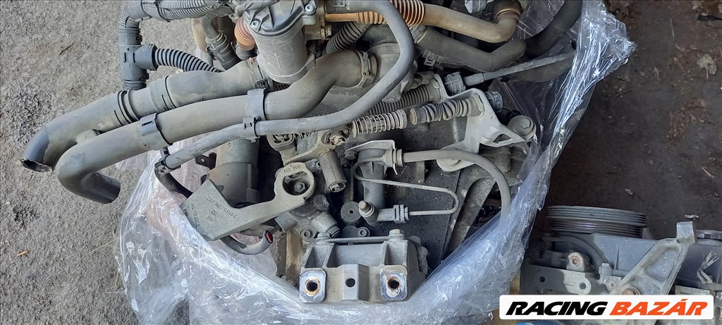 Volkswagen Golf V 1.6 FSI bontott alkatrészek 3. kép
