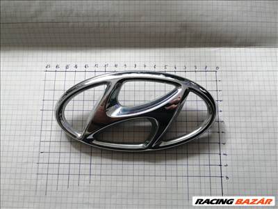 Hyundai gyári embléma eladó.