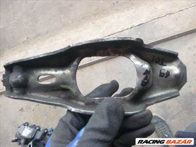 Audi A4 (B5 - 8D) 1,9 váltóba kiemelő villa,  kinyomóvilla   012 141 719 B 012141719b