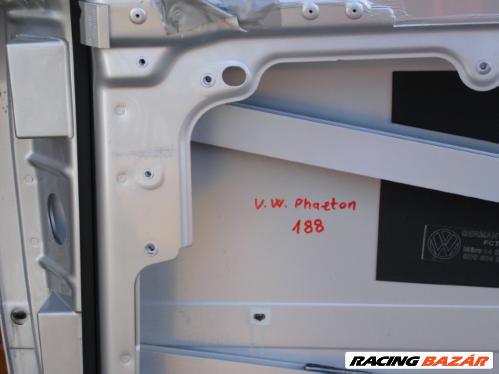 VW  Phaeton jobb első ajtó 3D4831324E 5. kép