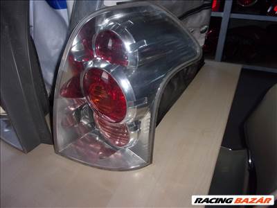 Toyota Corolla Verso (AR10) lámpa