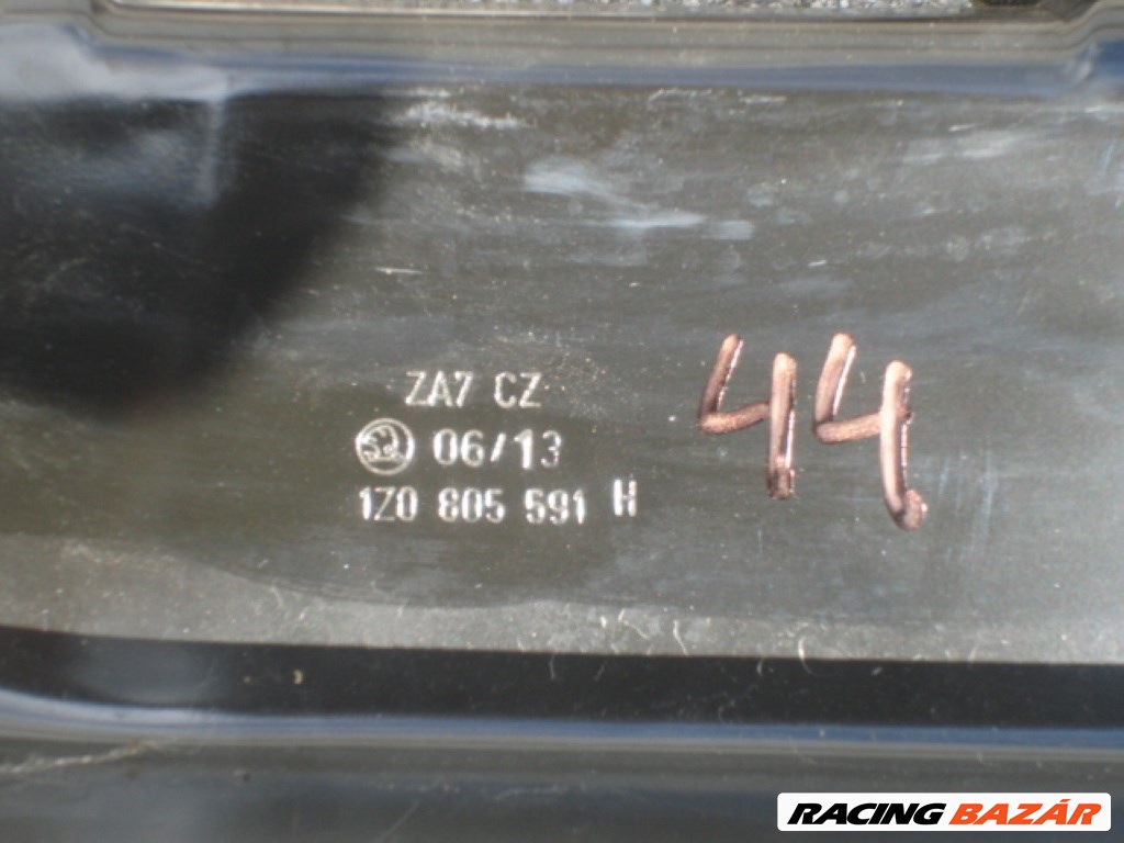 Skoda Octavia II homlokfal 2009-től  1Z0805591 facelift 5. kép