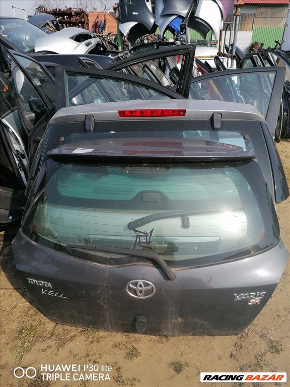 Toyota Yaris (XP90) Csomagtér ajtó  1. kép