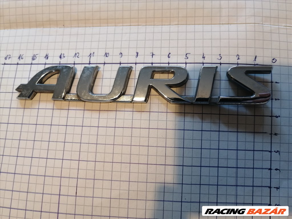 Toyota Auris gyári embléma eladó. 1. kép