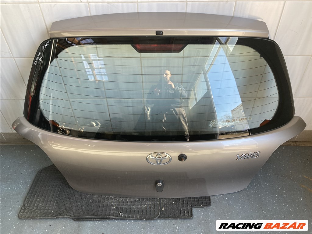 Toyota Yaris (XP10) csomagtér ajtó (rozsdamentes) 3. kép