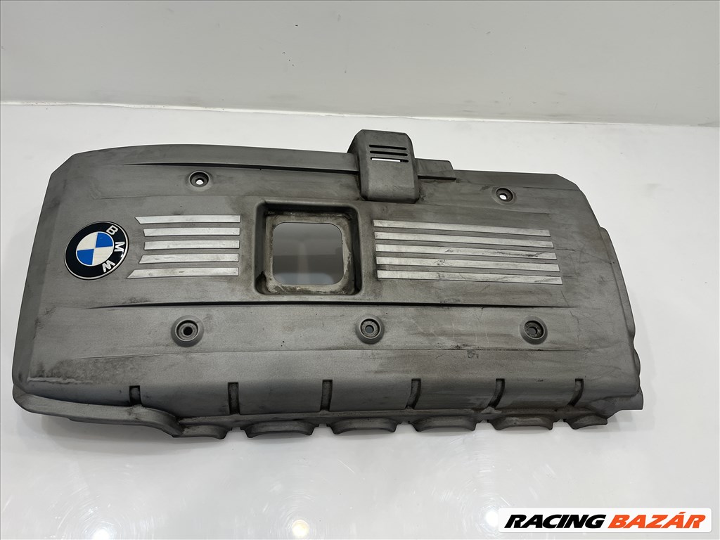 BMW E87 E90 E60 E63 E65 Z4 motorburkolat  11127531324 2. kép