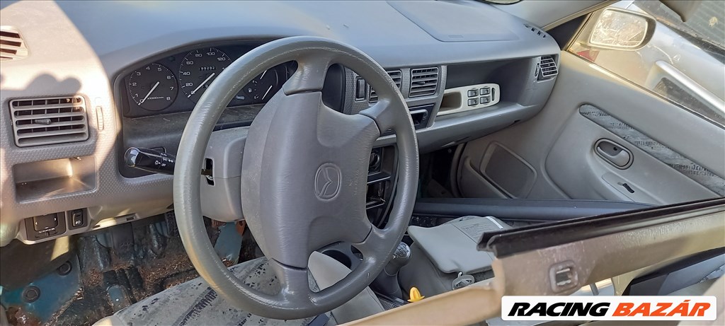 Mazda Demio 1.3 16V bontott fényszóró alkatrészei  5. kép