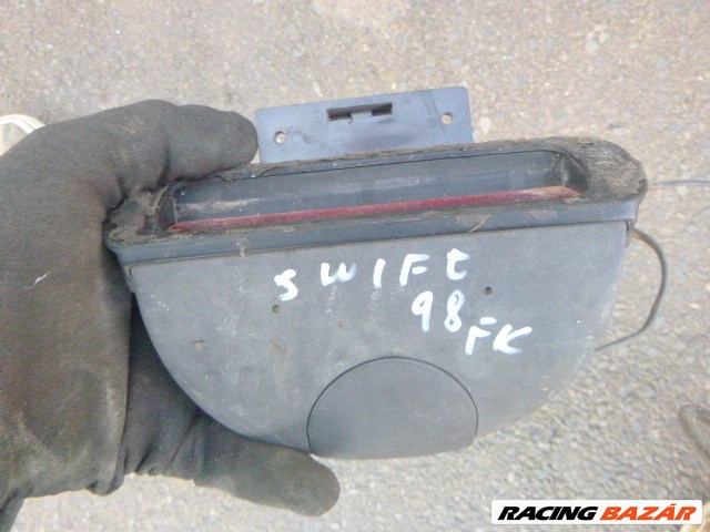 Suzuki Swift III 1998, 5 ajtós pótféklámpa  2. kép