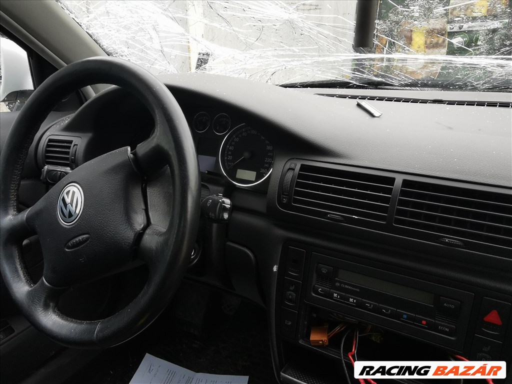 Volkswagen Passat B5.5 1.9Tdi(AVB) bontott alkatrészei LB9A színben eladók 11. kép