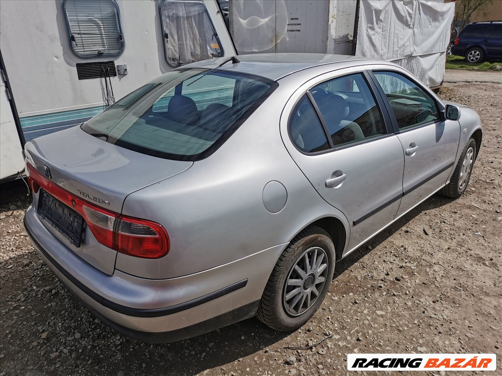 Seat Toledo II 1.6 16V gyári karosszéria elemek LS7N színben eladók ls7nseat seat1616 3. kép