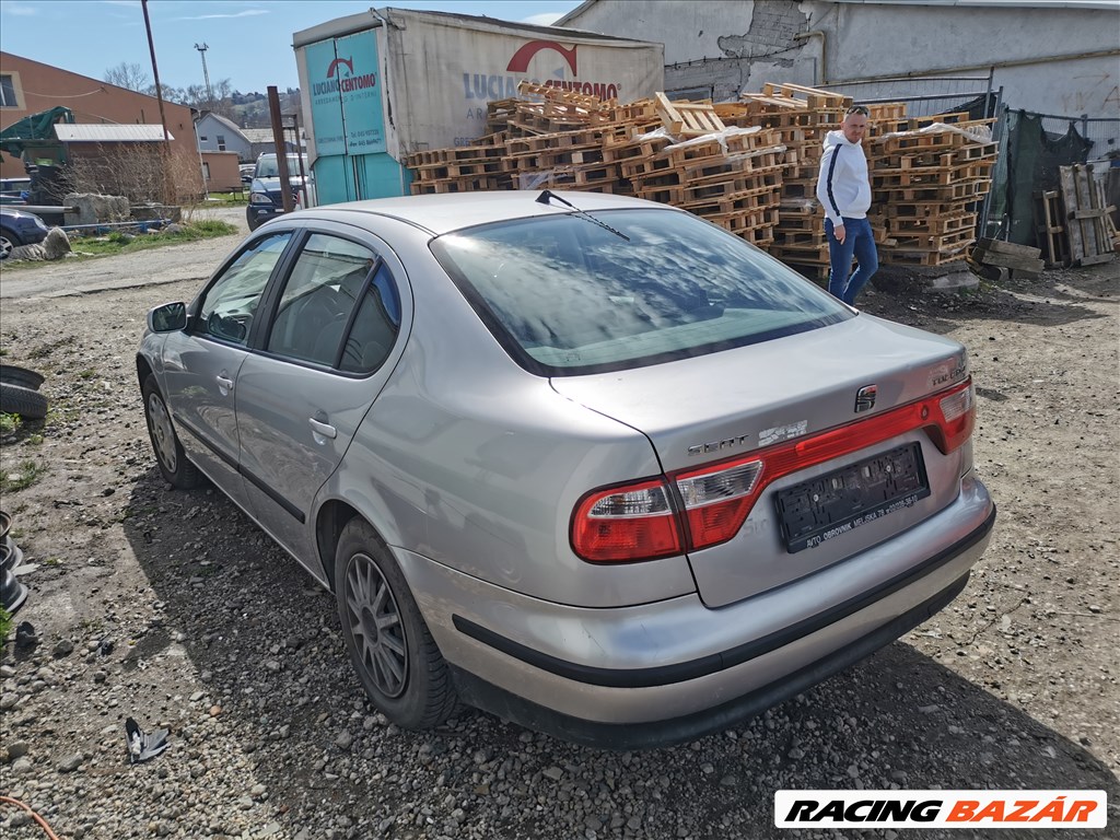 Seat Toledo II 1.6 16V gyári karosszéria elemek LS7N színben eladók ls7nseat seat1616 4. kép